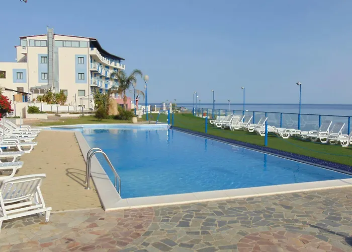 Tus\'Hotel