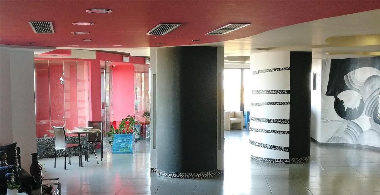 Tus'Hotel