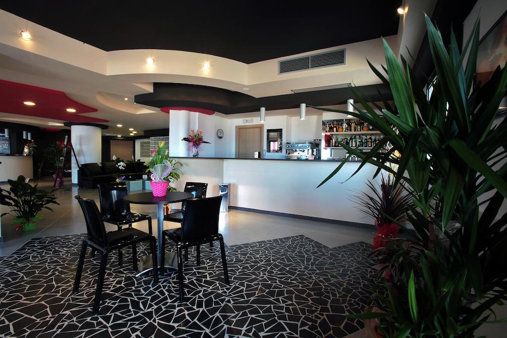 Tus'Hotel