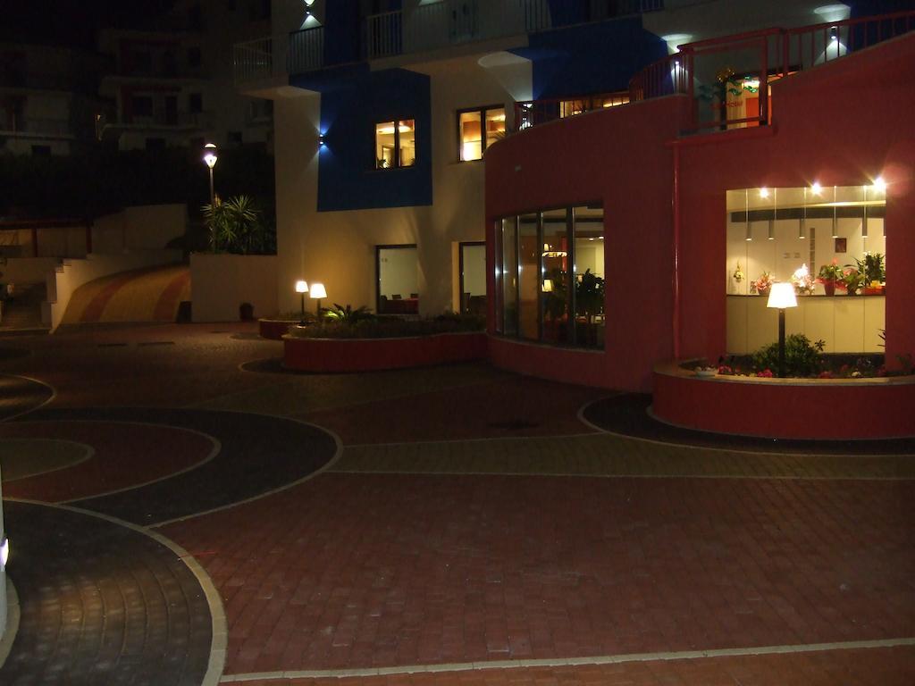 Tus'Hotel