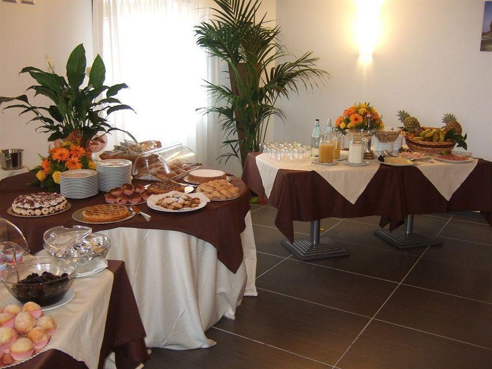 Tus'Hotel
