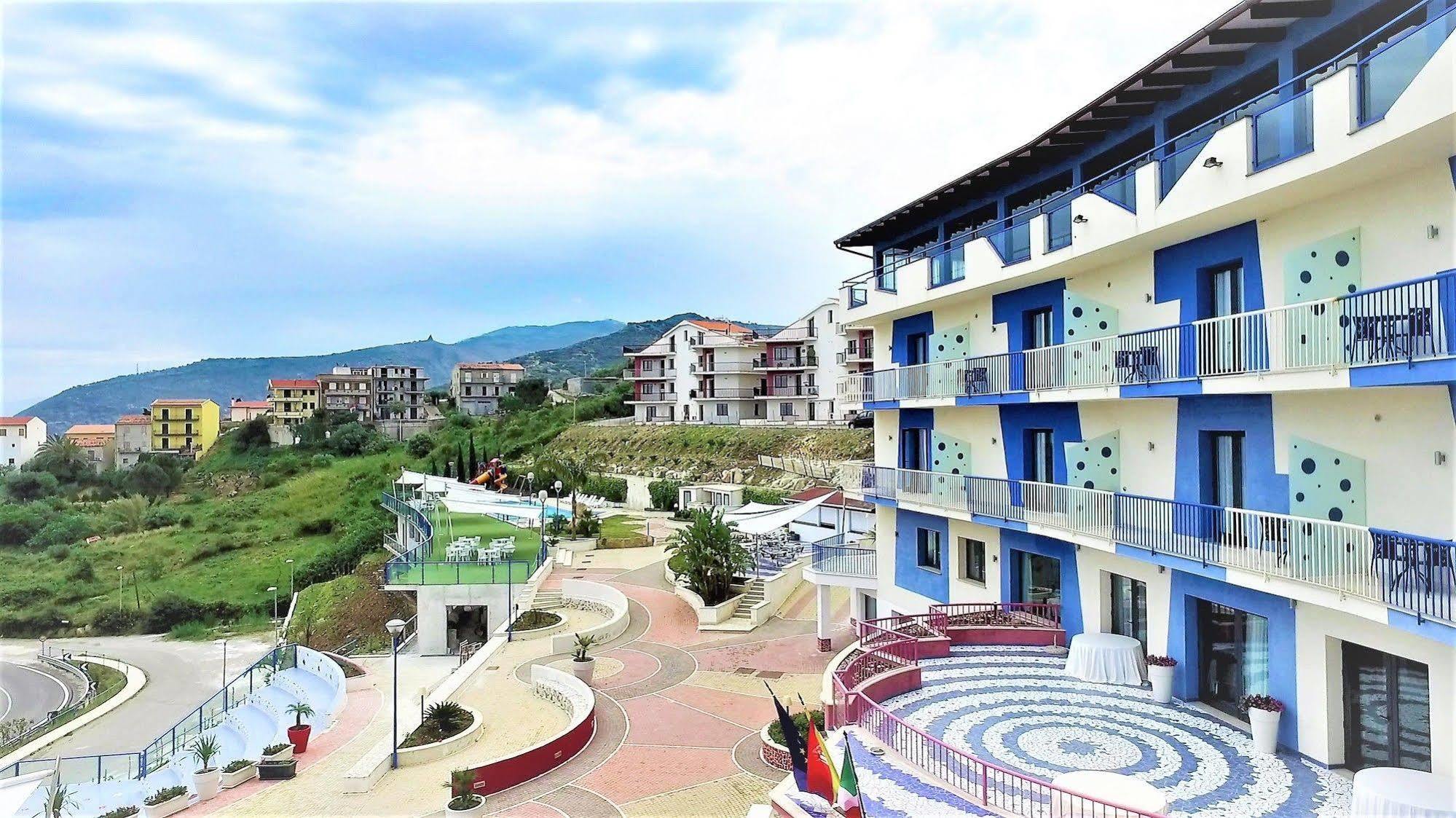 Tus'Hotel